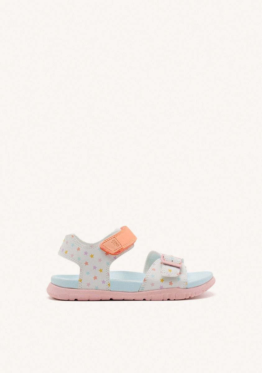 Sandalia deportiva para niña detalle estrellas Gioseppo